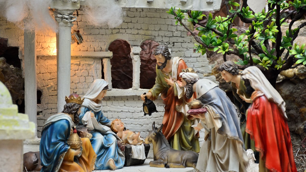 Hermoso pesebre tradicional, en el barrio Bretaña. Realizado por Christian David Reinosa, un joven comerciante de Cali.