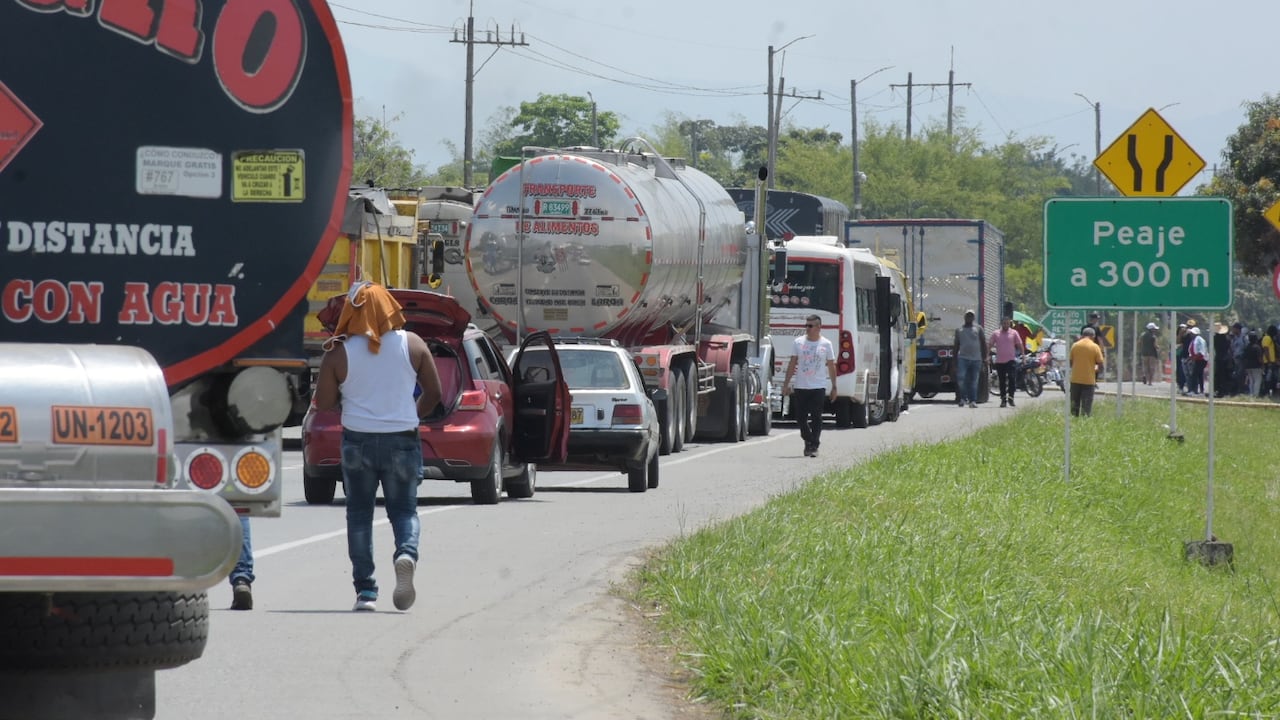 Bloqueo Peaje Villa Rica por parte de las Comunidades Afros del Norte del Cauca. Fotos Aymer Alvarez / El pais.