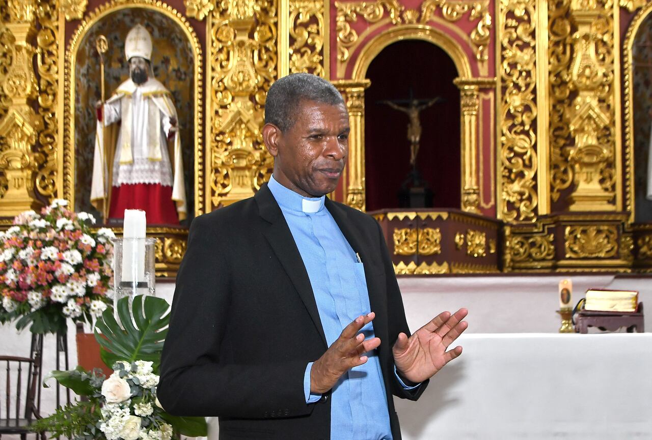 El primer sacerdote afrodescendiente de la Arquidiócesis de Cali que fue elegido por el Papa para ser obispo Wiston Mosquera Moreno, Fotos Wirman Rios, Julio 9 de 2024, EL PAIS