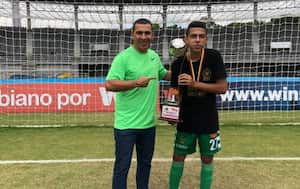 Víctor Hugo Aristizábal y su hijo.