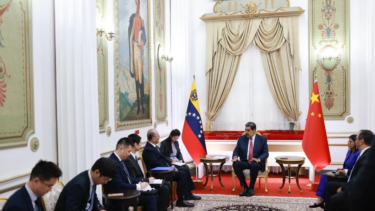 Reunión de Maduro con delegación china.