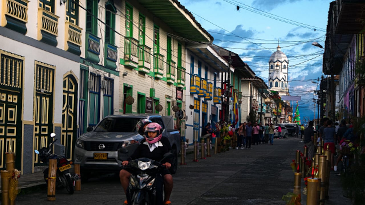Las autoridades están al pendiente de la movilidad en las principales calles.