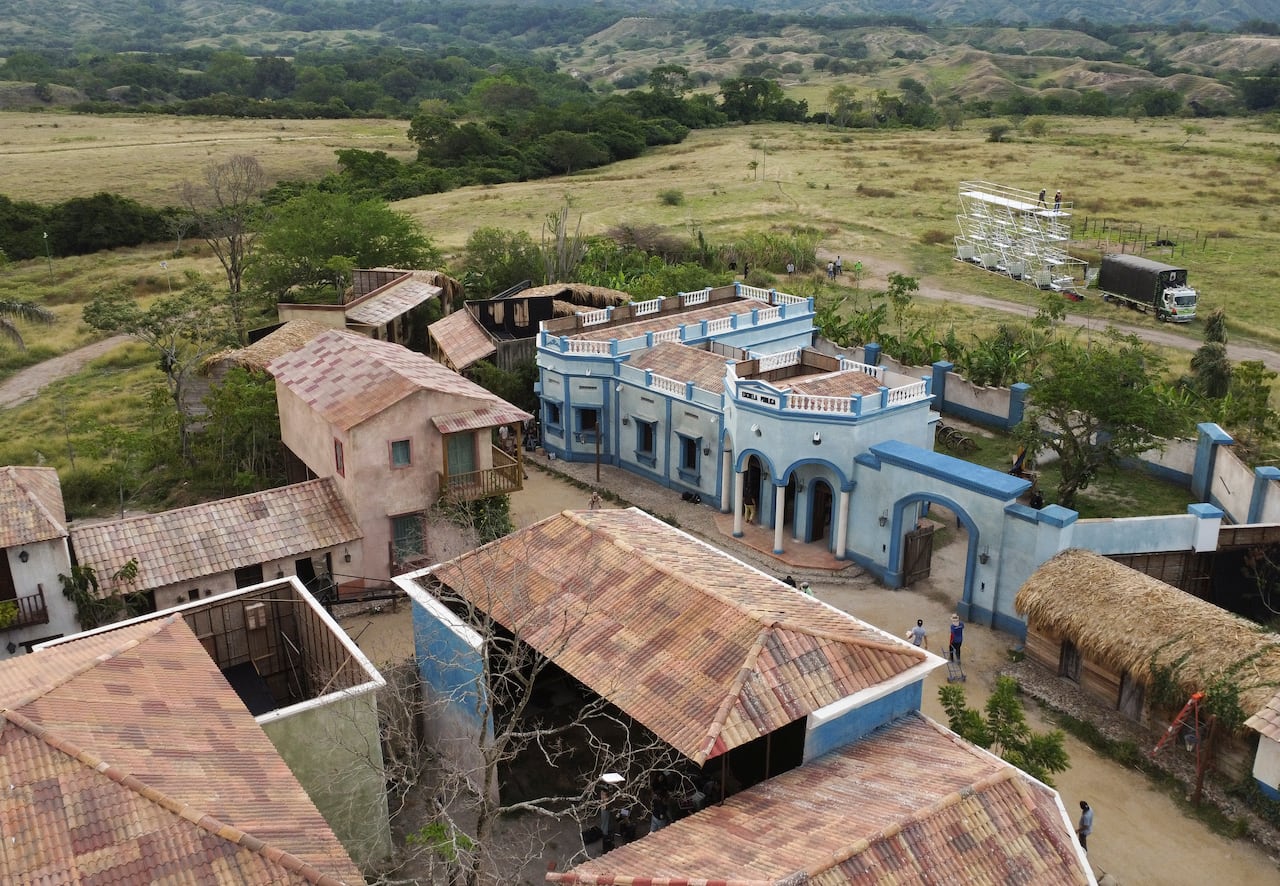 El Macondo que Netflix construyó para Cien años de soledad, de Gabriel García Márquez / Cien Años de Soledad. Cr. El Departamento / Netflix ©2024