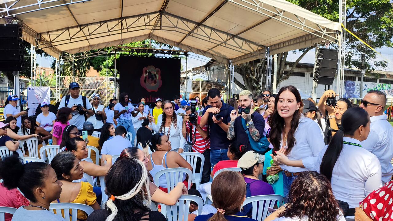Cali: Lanzamiento del programa Cuidarte, el primer ecosistema del cuidado, por parte de la gestora Social de Cali Taliana Vargas. foto José L Guzmán. EL País