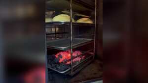 Por ahora solo están vendiendo panes y pandebonos.