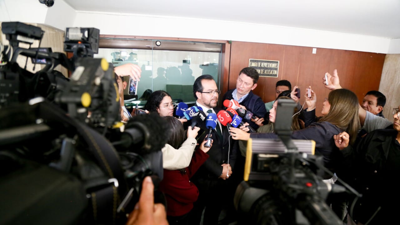 Alejandro Carranza, abogado del presidente Gustavo Petro, llegó a la Comisión de Acusación de la Cámara de Representantes.