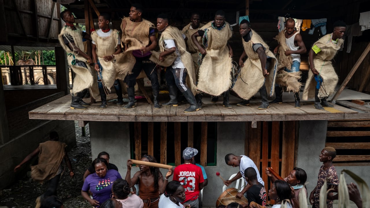 En Juntas, la última comunidad del río Río Yurumanguí, la celebración de los Manacillos se ha transmitido de generación en generación.
Foto: Ever Andrés Mercado / World Press Photo