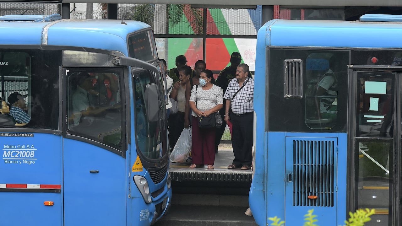 Según una encuesta percepción, los caleños encuentran problemas en temas como la seguridad, movilidad, MIO, Basuras y no son optimistas a un cambio.