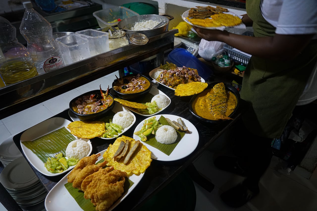 Santa Cocina evento donde el Pacífico colombiano celebra la Semana Mayor con sus sabores y saberes. Son diversos los platos y mecatos elaborados con fe y resiliencia. Jorge Orozco