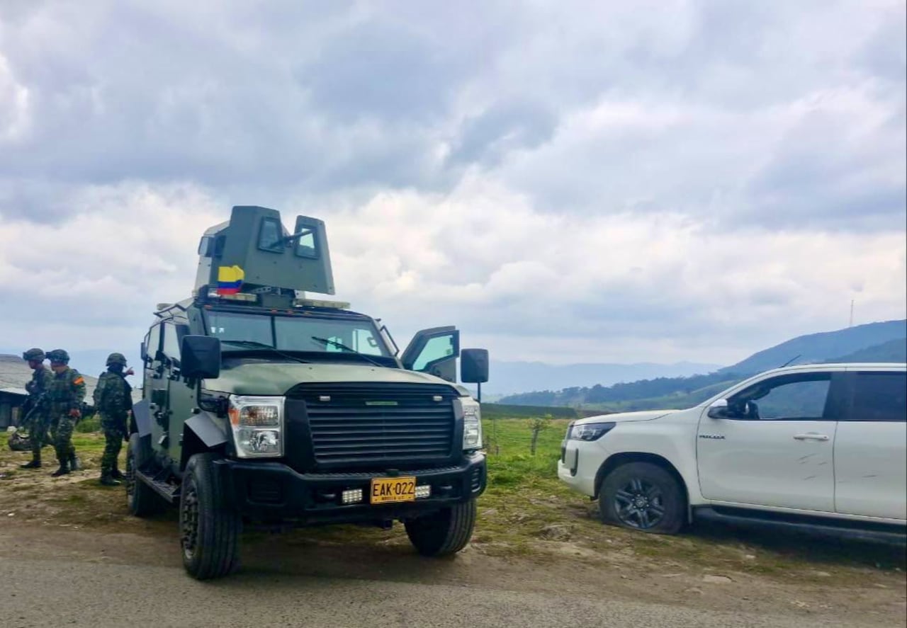 Las autoridades neutralizaron un retén ilegal de las disidencias de las Farc en la vía Panamericana.