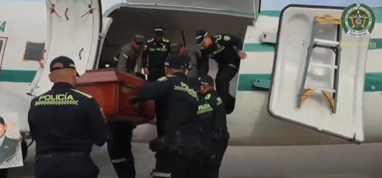 Con una calle de honor, una eucaristía y un minuto de silencio, familiares y compañeros despidieron a María José Recuero en su ciudad natal.