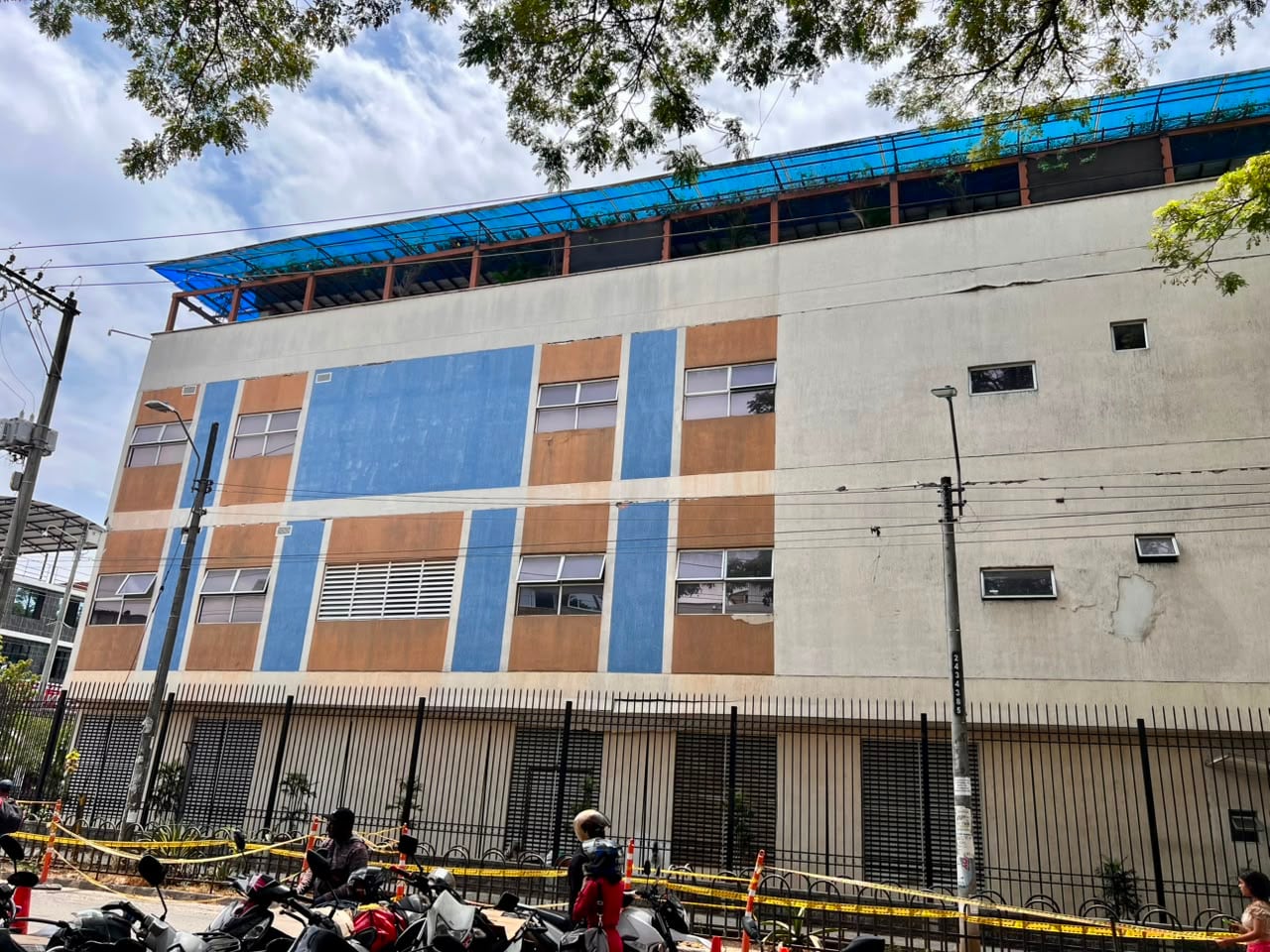 Hospital Carlos Holmes Trujillo traslada temporalmente sus servicios de consulta externa por daños en las instalaciones.
