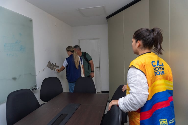 Los equipos técnicos también encontraron afectaciones en mampostería y muros, cubiertas, cielos falsos, acabados e instalaciones.