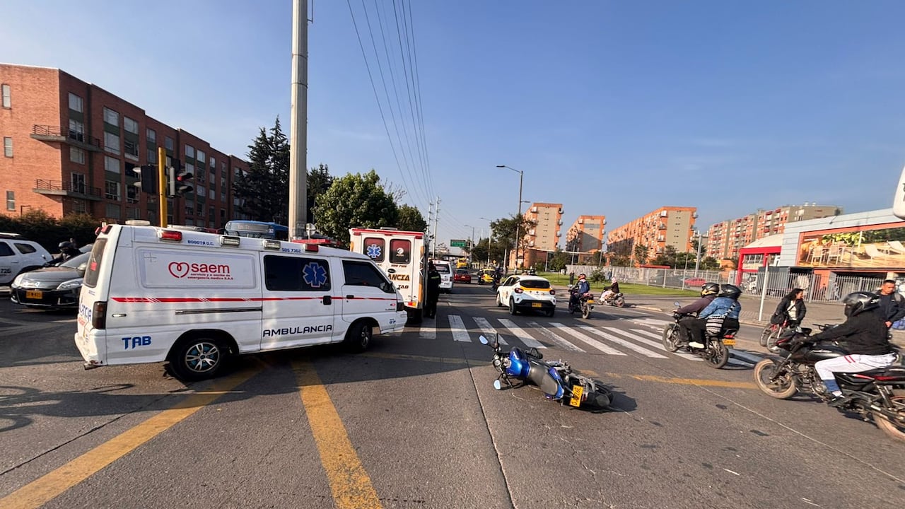 Un peatón y dos motociclistas lesionados por accidente en Fontibón.