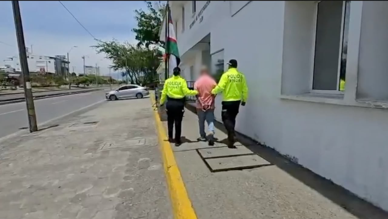 Tras su captura, Juan Carlos Betancourt Gutiérrez fue puesto a disposición de la Fiscalía General de la Nación, a través de la Dirección de Asuntos Internacionales. Actualmente, se encuentran en curso los trámites diplomáticos y legales para su posterior entrega en extradición a las autoridades judiciales de los Estados Unidos.