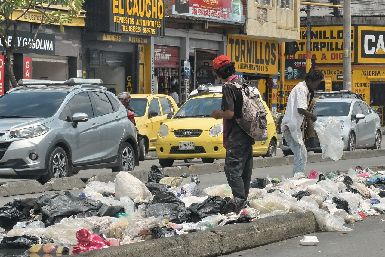 Ciudadanía está denunciando que en los parques de Cali hay muchos habitantes de calle, por lo que le piden a la Alcaldía que se tenga un programa para poder atender a esta población.
