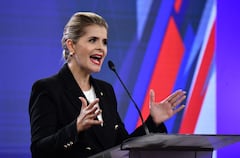 La candidata presidencial de Costa Rica, Laura Fernández, del partido Pueblo Soberano, habla durante un debate en el Tribunal Supremo Electoral (TSE) en San José, Costa Rica, el 11 de enero de 2026.