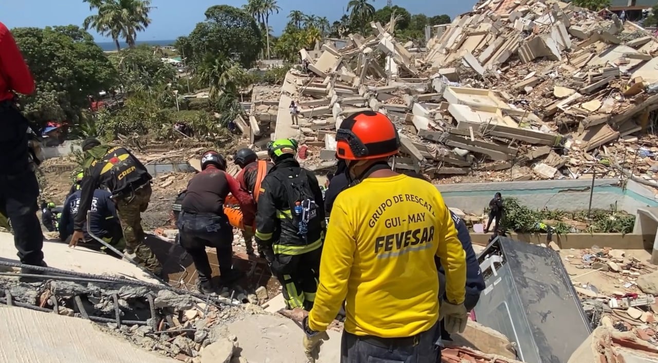 El rescate de Moisés, un niño de 11 años localizado con vida por el equipo colombiano USAR COL-1 en La Guaira, Venezuela, se convirtió en el primer salvamento exitoso de la misión humanitaria desplegada por Colombia tras los terremotos en Venezuela.