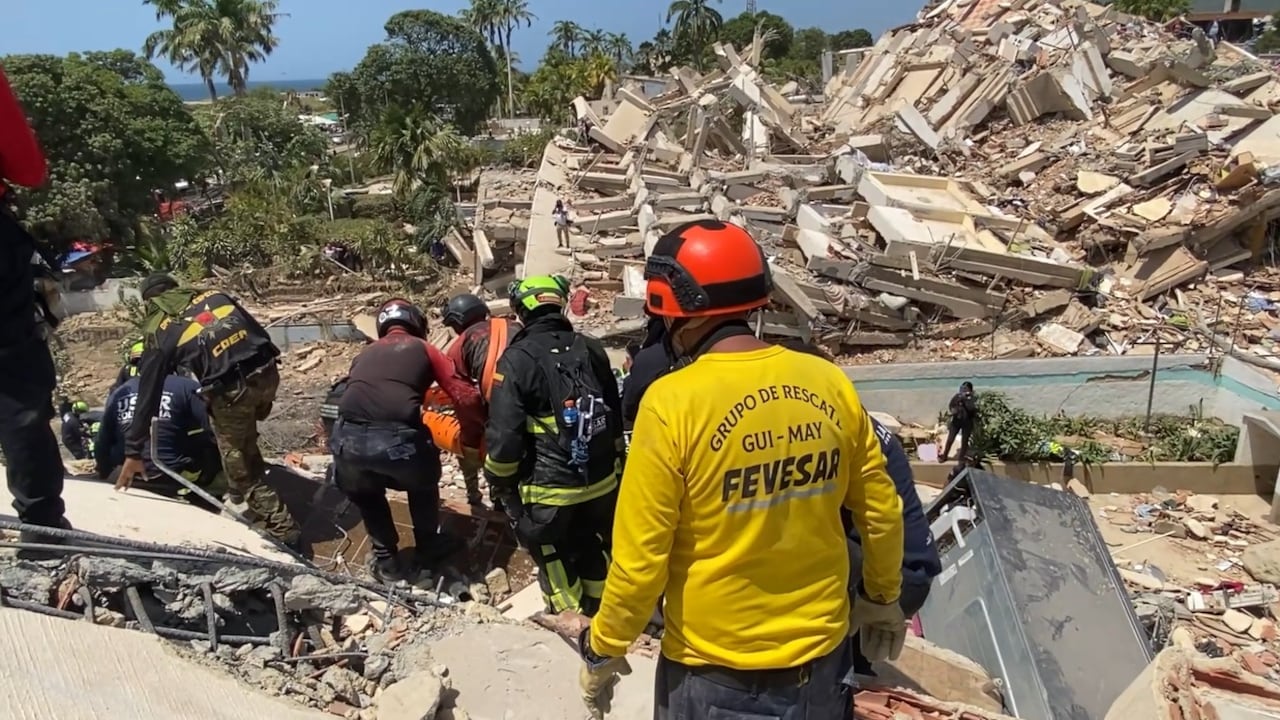 El rescate de Moisés, un niño de 11 años localizado con vida por el equipo colombiano USAR COL-1 en La Guaira, Venezuela, se convirtió en el primer salvamento exitoso de la misión humanitaria desplegada por Colombia tras los terremotos en Venezuela.