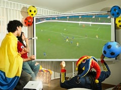 Los proyectores permiten reunir entre 4 y 10 personas en un mismo espacio, haciendo del partido un evento compartido.