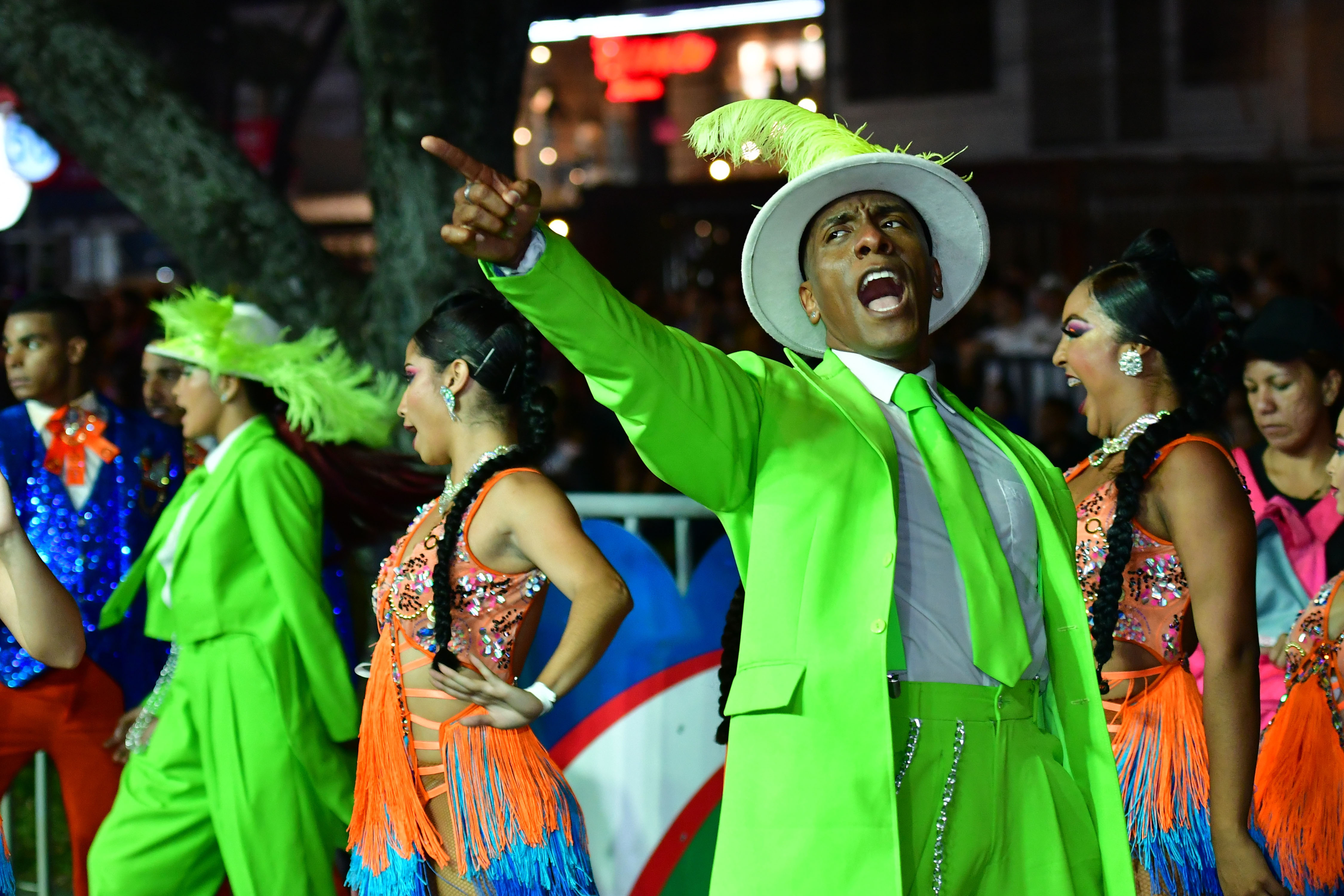 En esta convocatoria serán seleccionados 60 bailarines, 8 grupos infantiles y máximo 100 parejas de bailadores.