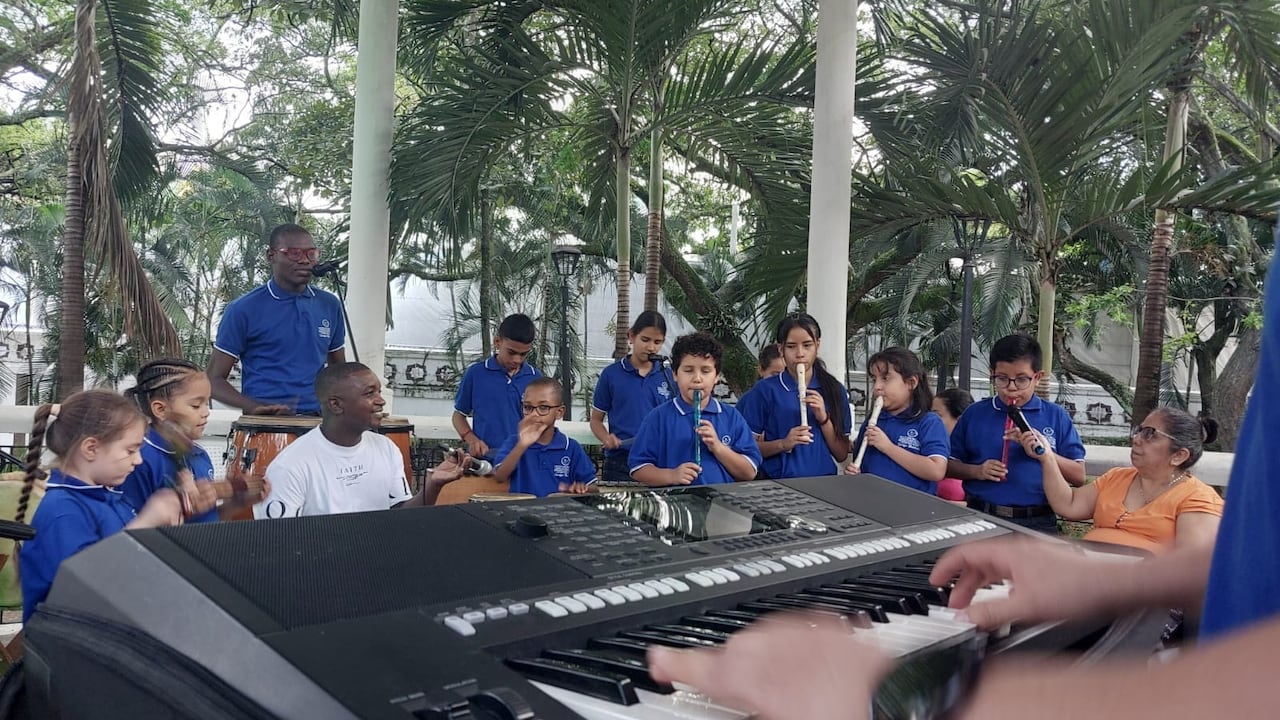 Grupo musical 'Ritmo con Sentidos' del Instituto para Niños Ciegos y Sordos del Valle (INCS)
