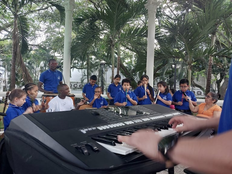 Grupo musical 'Ritmo con Sentidos' del Instituto para Niños Ciegos y Sordos del Valle (INCS)