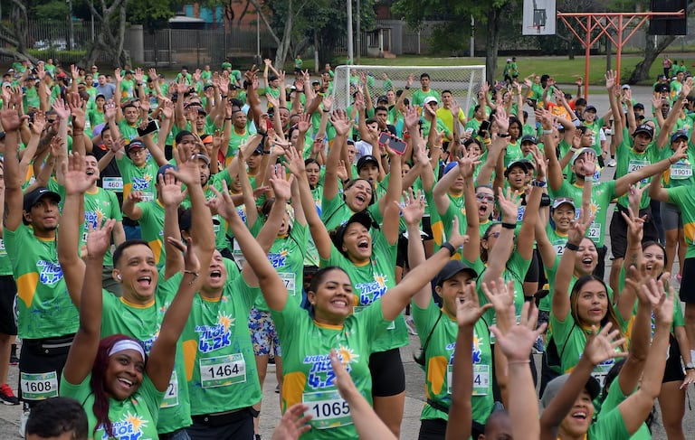 Así fue el ascenso en la 4K SIloé.
Los caleños le madrugaron a la 4K Siloé el domingo 30 de junio. El evento deportivo contó con más de 2.500 competidores, reafirmando por qué la ciudad es llamada capital deportiva de Colombia. Fotos Raúl Palacios / El Pais.