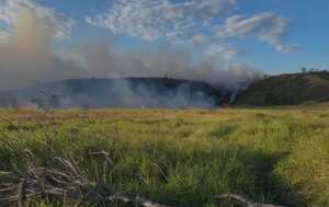 La emergencia ya va a completar 24 horas y a estos momentos todas las autoridades y organismos de socorro de Popayán luchan para contrarrestar este incendio forestal.
