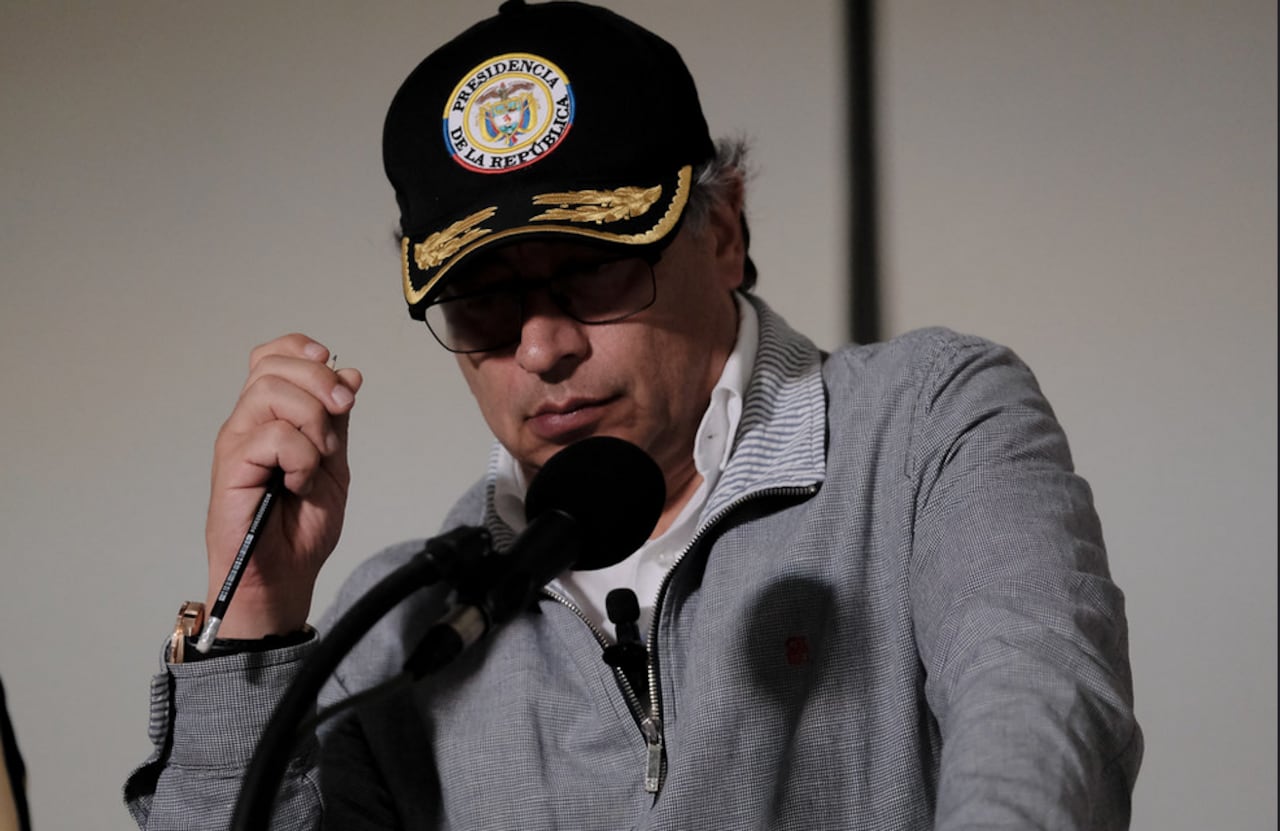 El presidente Gustavo Petro anunciando el salario mínimo de 2024