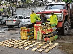 En un allanamiento de la Dijín en La Regina, corregimiento de Candelaria, Valle, se incautaron 500 kilos de marihuana crippy contramarcada, se inmovilizó una volqueta y se dio captura al conductor.