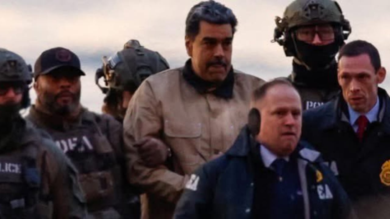 Nicolás Maduro fue trasladado en helicóptero.