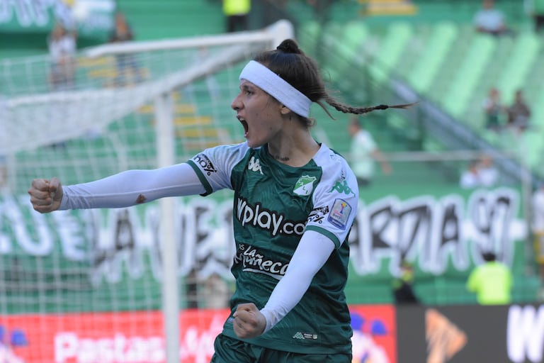 Momentos del partido de ida de la final de la Liga Femenina 2024 entre Deportivo Cali e Independiente Santa Fe.