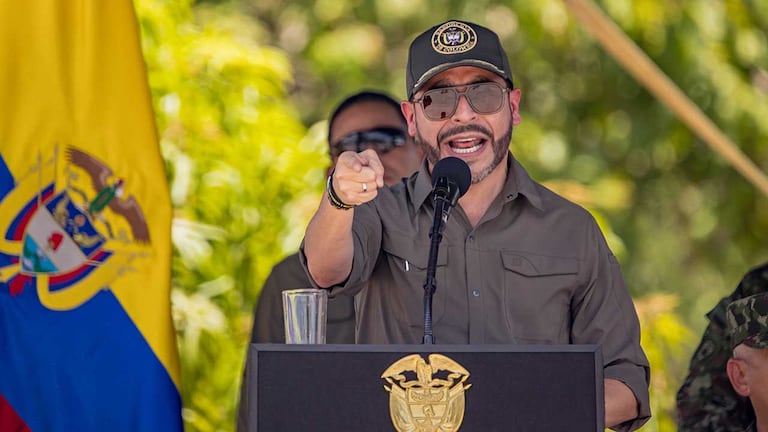El Presidente De La Espriella, al presentar la Fuerza de Tarea Conjunta Urano, afirmó que asumirá directamente la responsabilidad política de las decisiones adoptadas como Comandante en Jefe de las Fuerzas Armadas para derrotar al narcoterrorismo.