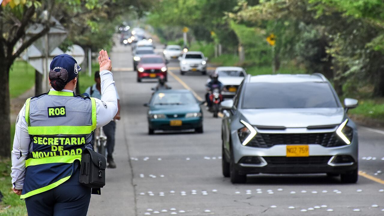 Contraflujo Avenida Cañasgordas.