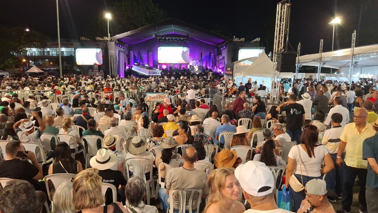 Segunda noche consecutiva a reventar en Melómanos y Coleccionistas. 27/12/2025.