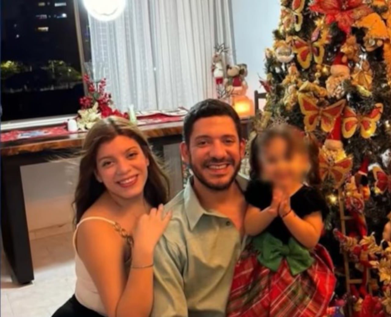 Stephany Echevarría junto a su familia antes del terremoto. Su historia hace parte de los testimonios de personas afectadas por el terremoto ocurrido el 10 de agosto.