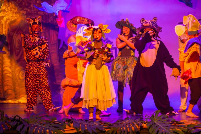 Los 130 seleccionados iniciaron un plan de formación que combina técnicas vocales, entrenamiento corporal, expresión escénica y habilidades interpretativas, con el fin de fortalecer sus capacidades y prepararlos para presentaciones futuras.