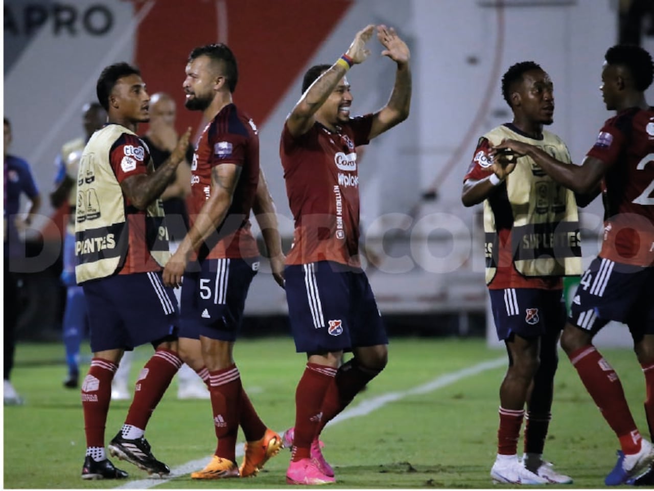 Felipe Pardo celebrando su gol en Neiva