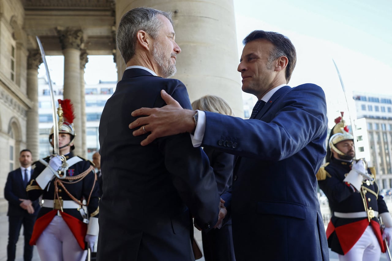 Emmanuel Macron le expresó todo su apoyo al rey Federico X de Dinamarca ante las presiones de Estados Unidos por Groenlandia.