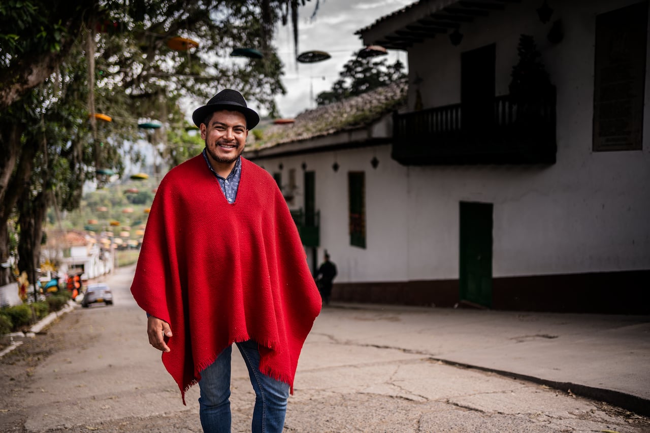 Todos los ciudadanos participan en las jornadas electorales, donde cada voto pasa por múltiples procesos de verificación.
