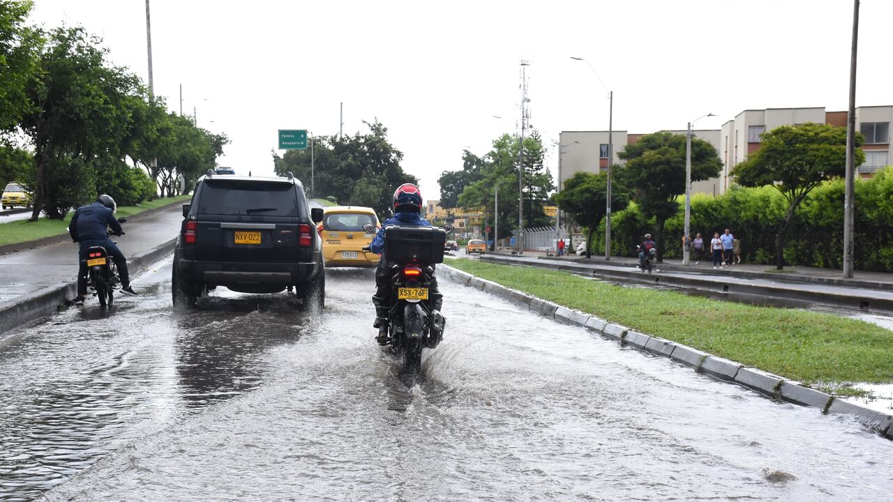 Las autoridades piden a los caleños tomar precauciones cuando conduzcan para evitar accidentes. Foto: Aymer Álvarez / El País.