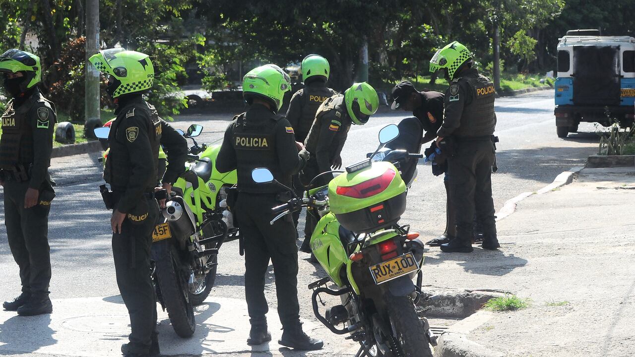Orden: Lanzamiento del Plan Territorios Seguros de la Policía Metropolitana y áreas de la Alcaldía de Cali, inicialmente de la comuna 15. foto José L Guzmán EL País.