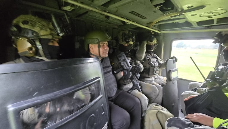 Pipe Tuluá, trasladado bajo un fuerte esquema de seguridad a una estación de Policía en Bogotá para ser extraditado.