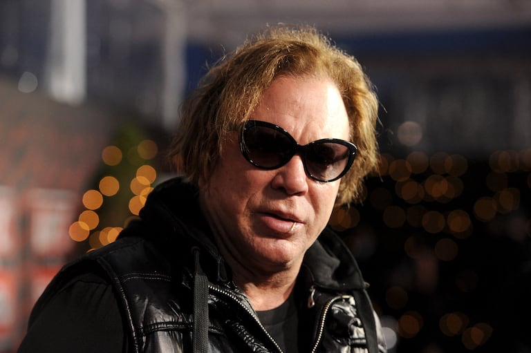 Mickey Rourke es un actor estadounidense que ha venido atravesando por algunos problemas económicos.