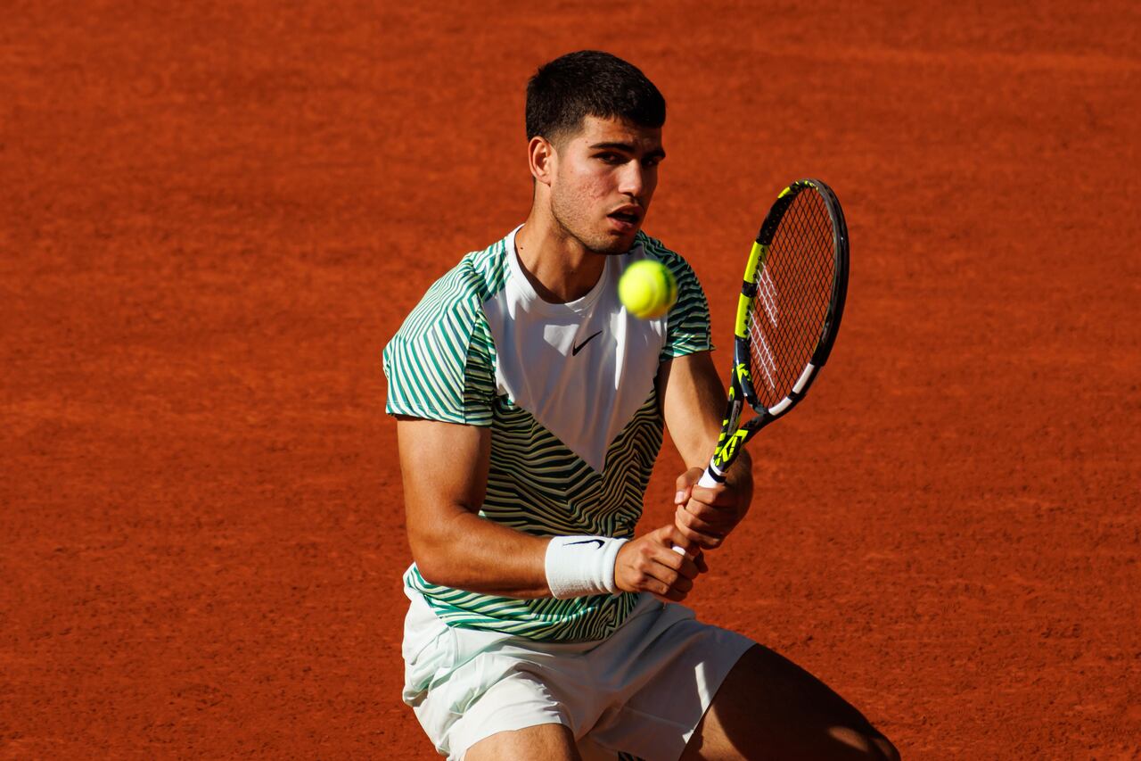 Carlos Alcaraz avanzó a la tercera ronda del Roland Garros.