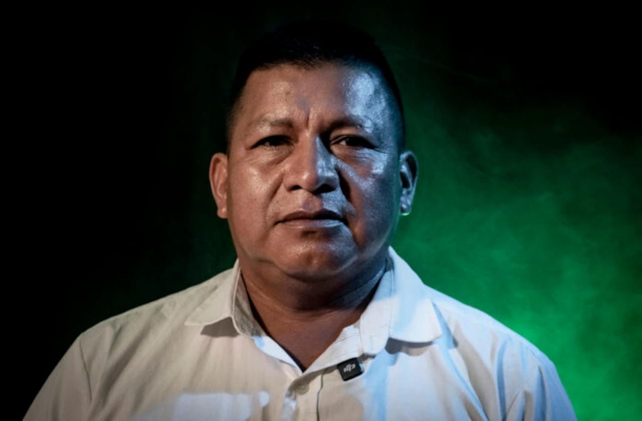 Nelson Cucuñame es uno de los líderes indígenas que más apoya a los medios de comunicación del suroccidente del país, buscando así fortalecer el derecho a la información y la libertad de prensa.