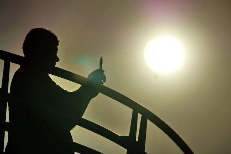 La actual ola de calor que afecta varios departamentos de Colombia es consecuencia del fenómeno del Niño, y se prevé que impactará al país durante los próximos meses de este año