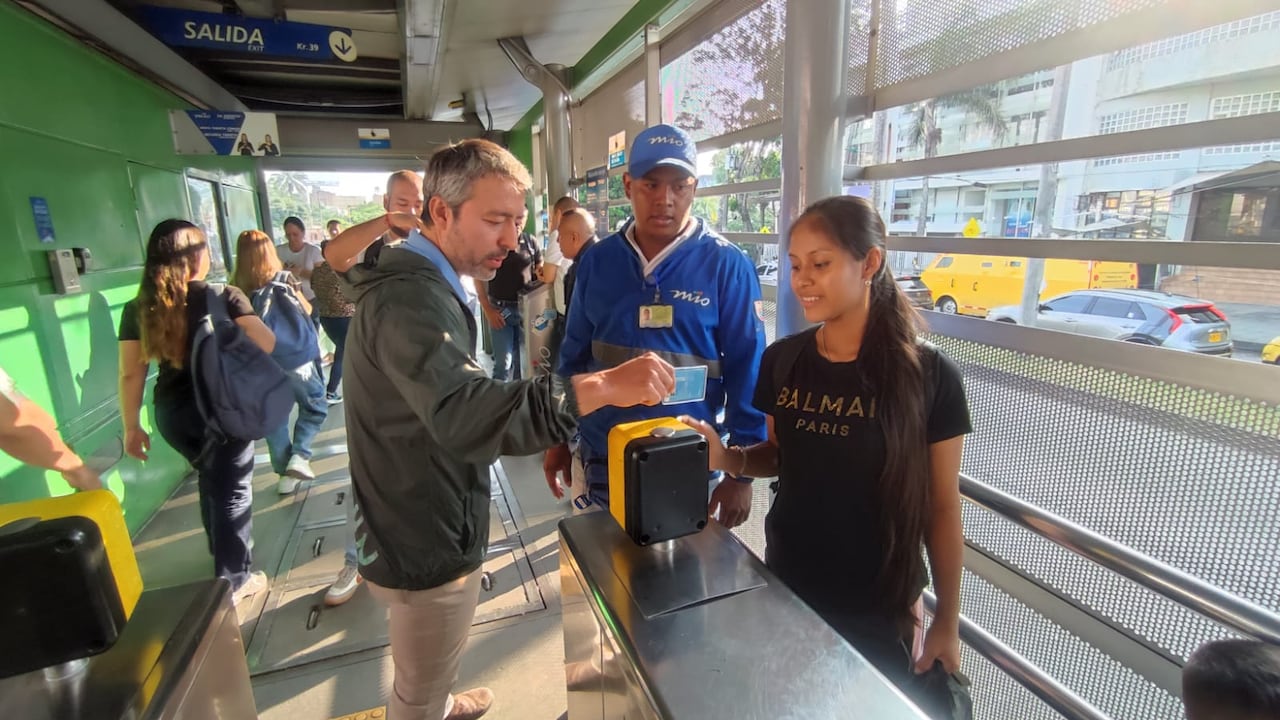 Ocho estaciones del MIO resultaron afectadas tras disturbios durante protestas