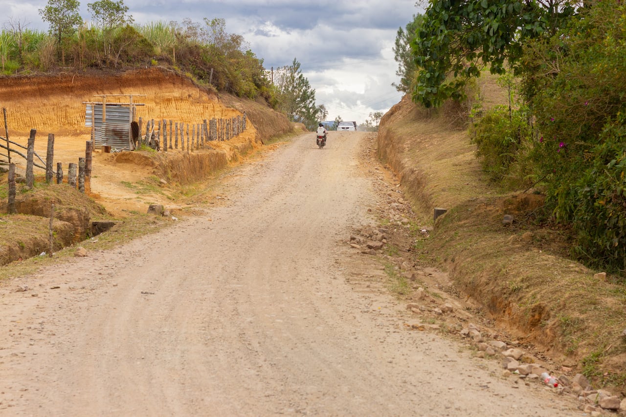 Con la intervención de la vía entre La Meseta y Betania, el paso hacia Popayán se redujo de cuatro a dos horas, en beneficio de 14 veredas y más de 3.000 personas de Cajibío.